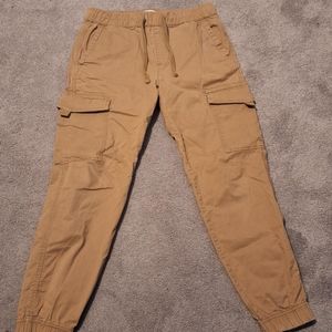 Sonoma cargo pants in tan men's size small.